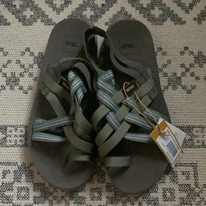 Teva NWT Voya sandal burnt olive size 7